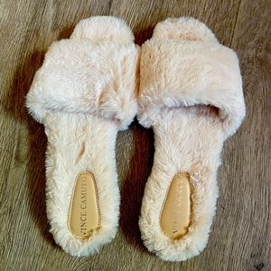 NWT Vince Camuto Slippers